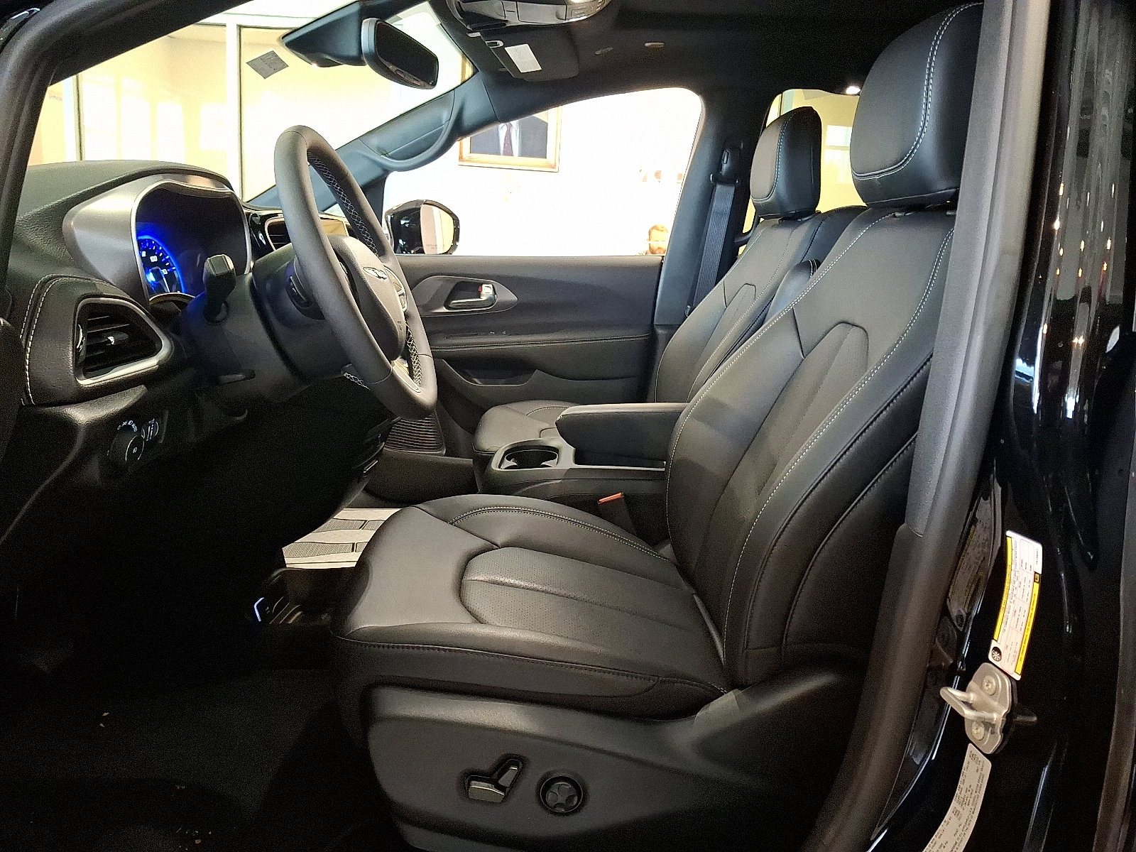 New 2026 Chrysler Pacifica Select image 10