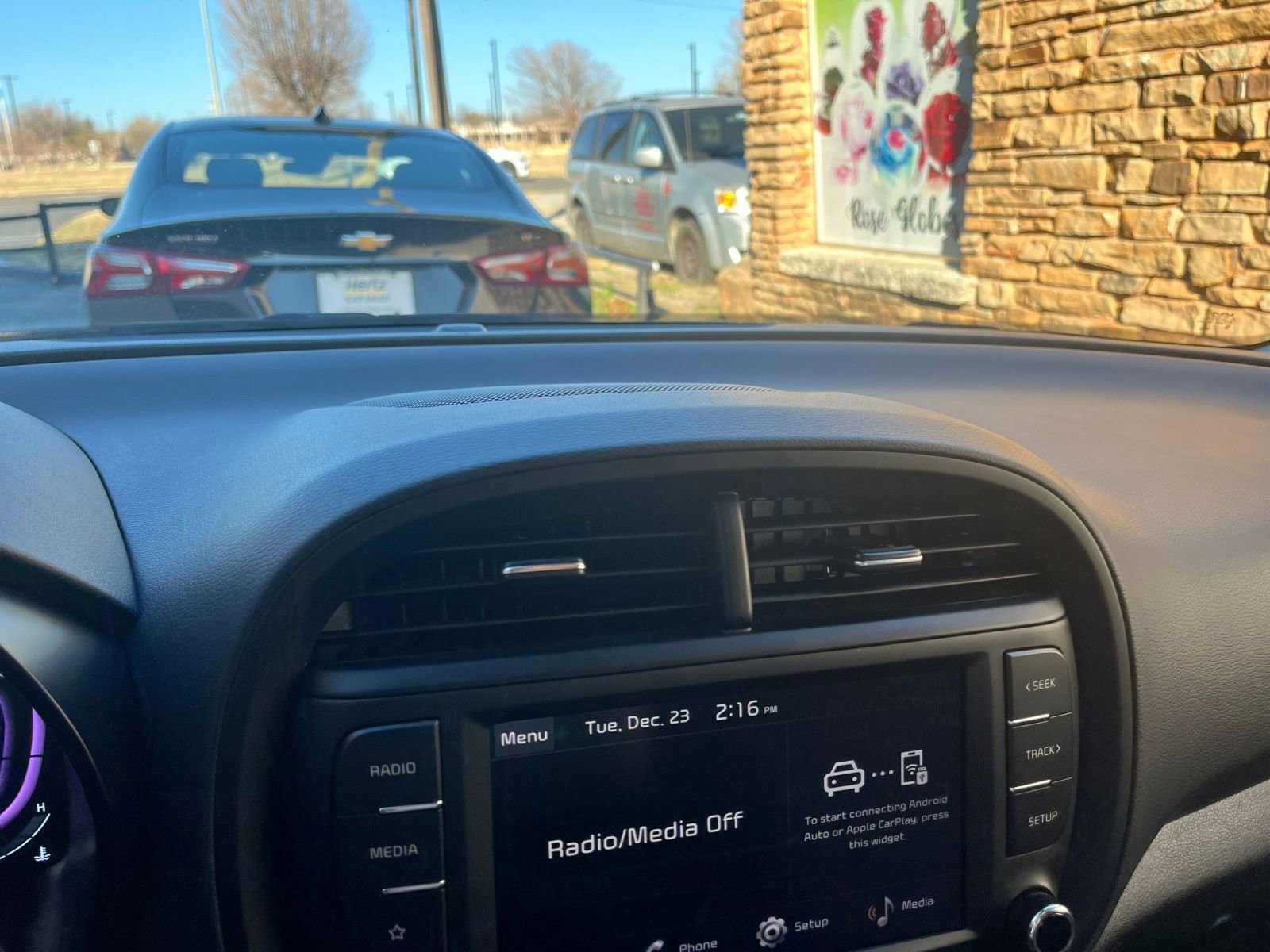 Used 2025 Kia Soul LX w/ LX Technology Package image 18