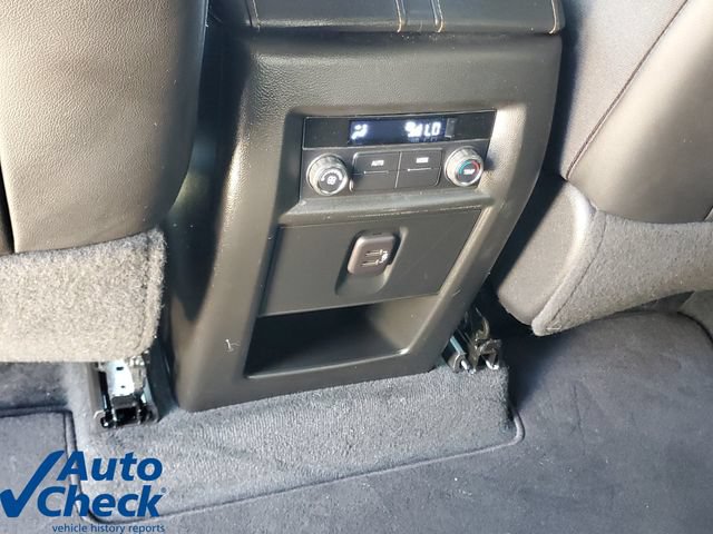 Used 2023 Chevrolet Traverse LT FWD image 16
