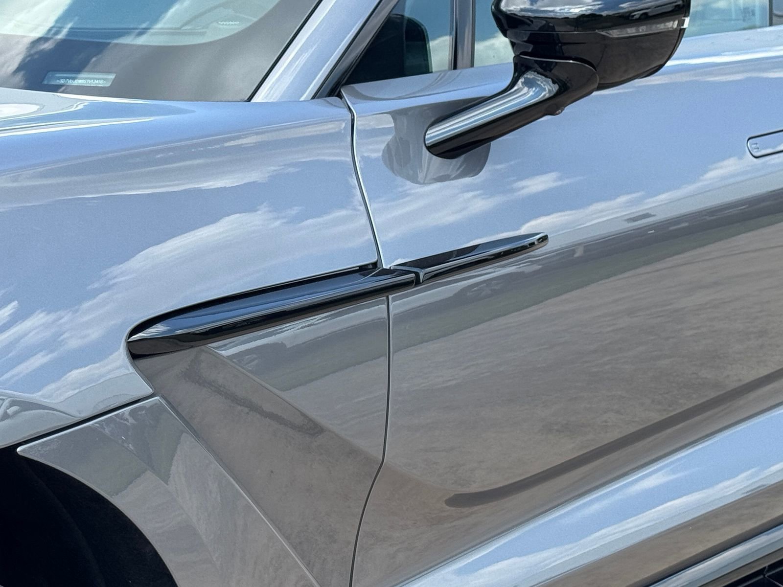 New 2025 Aston Martin DBX 707 image 12