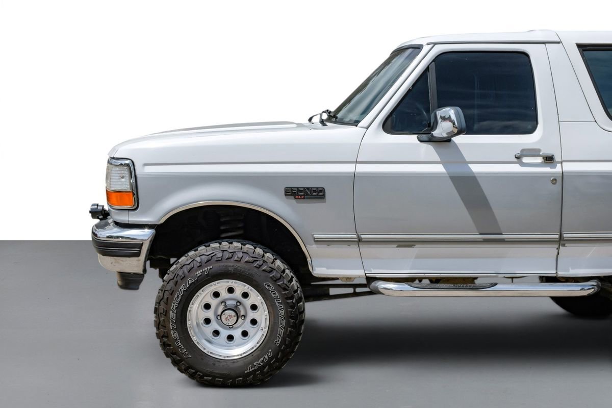 Used 1996 Ford Bronco XLT AWD/4WD image 10