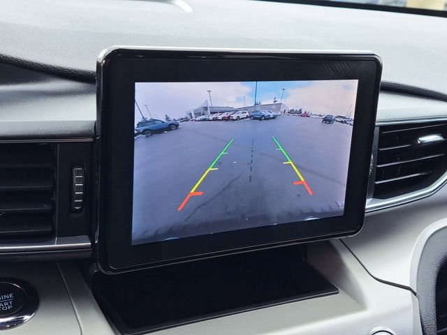 Certified 2022 Ford Explorer XLT w/ Equipment Group 202A image 18