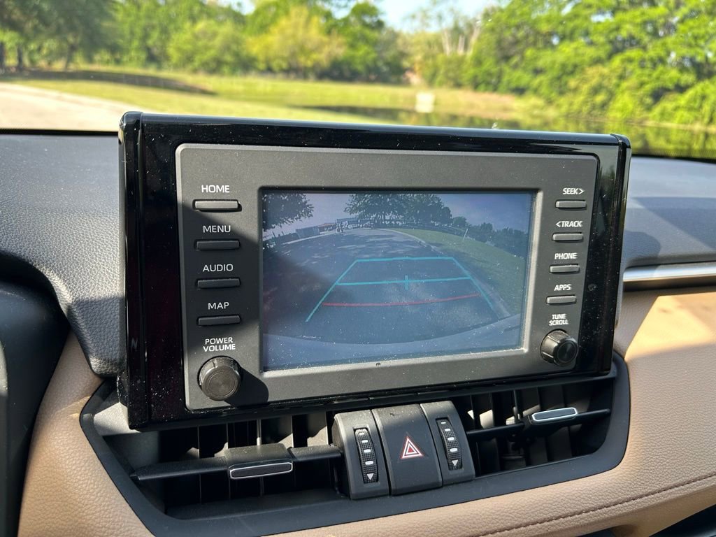 Used 2019 Toyota RAV4 XLE Premium image 25