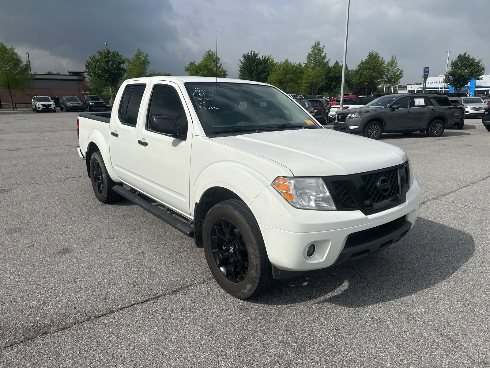 Used 2021 Nissan Frontier SV w/ Midnight Edition Floor Mats AWD/4WD image 3