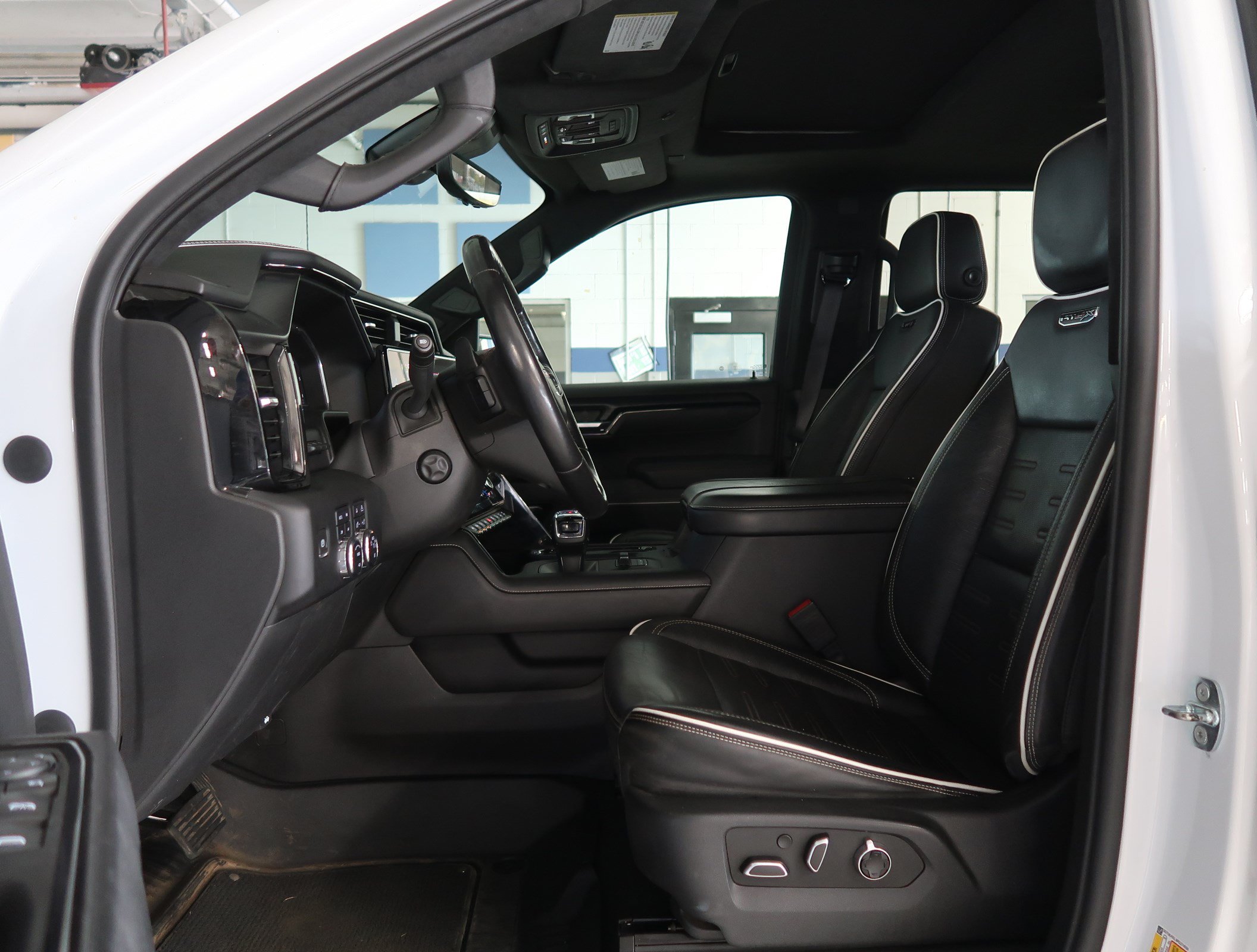 Used 2023 GMC Sierra 1500 AT4X AWD/4WD image 15