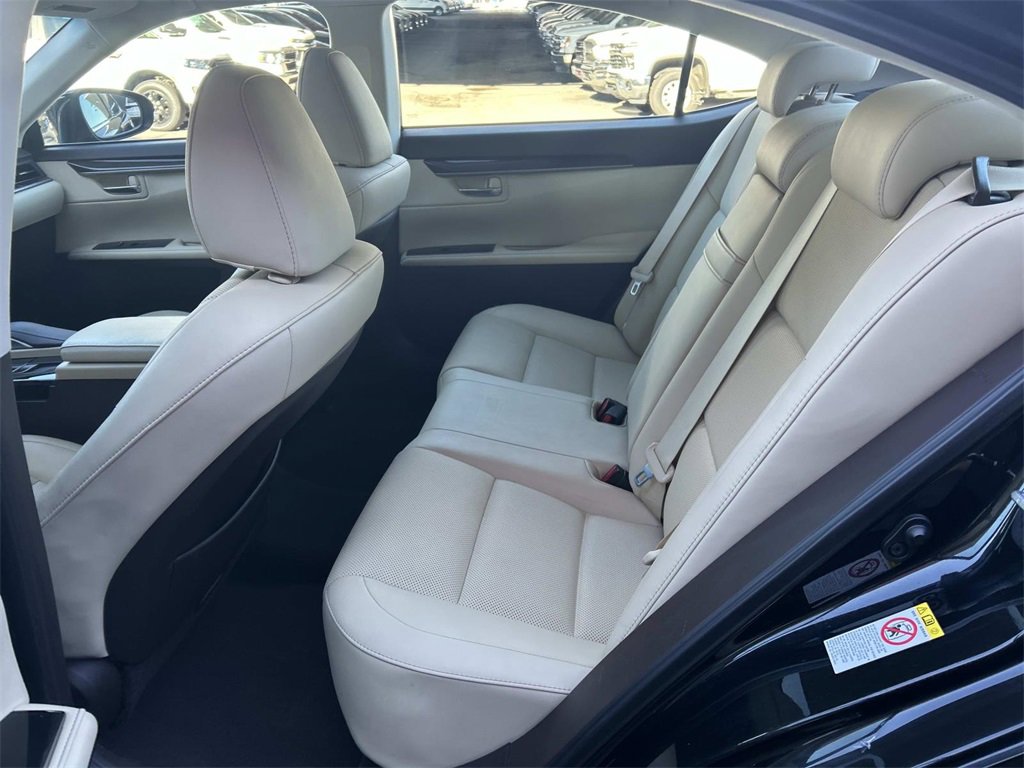 Used 2017 Lexus ES 350 w/ Navigation System Package image 12