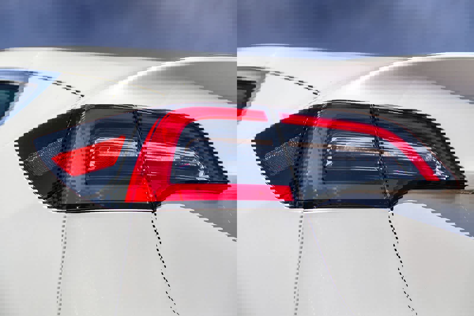 Used 2020 Tesla Model 3 Standard Range Plus RWD image 7