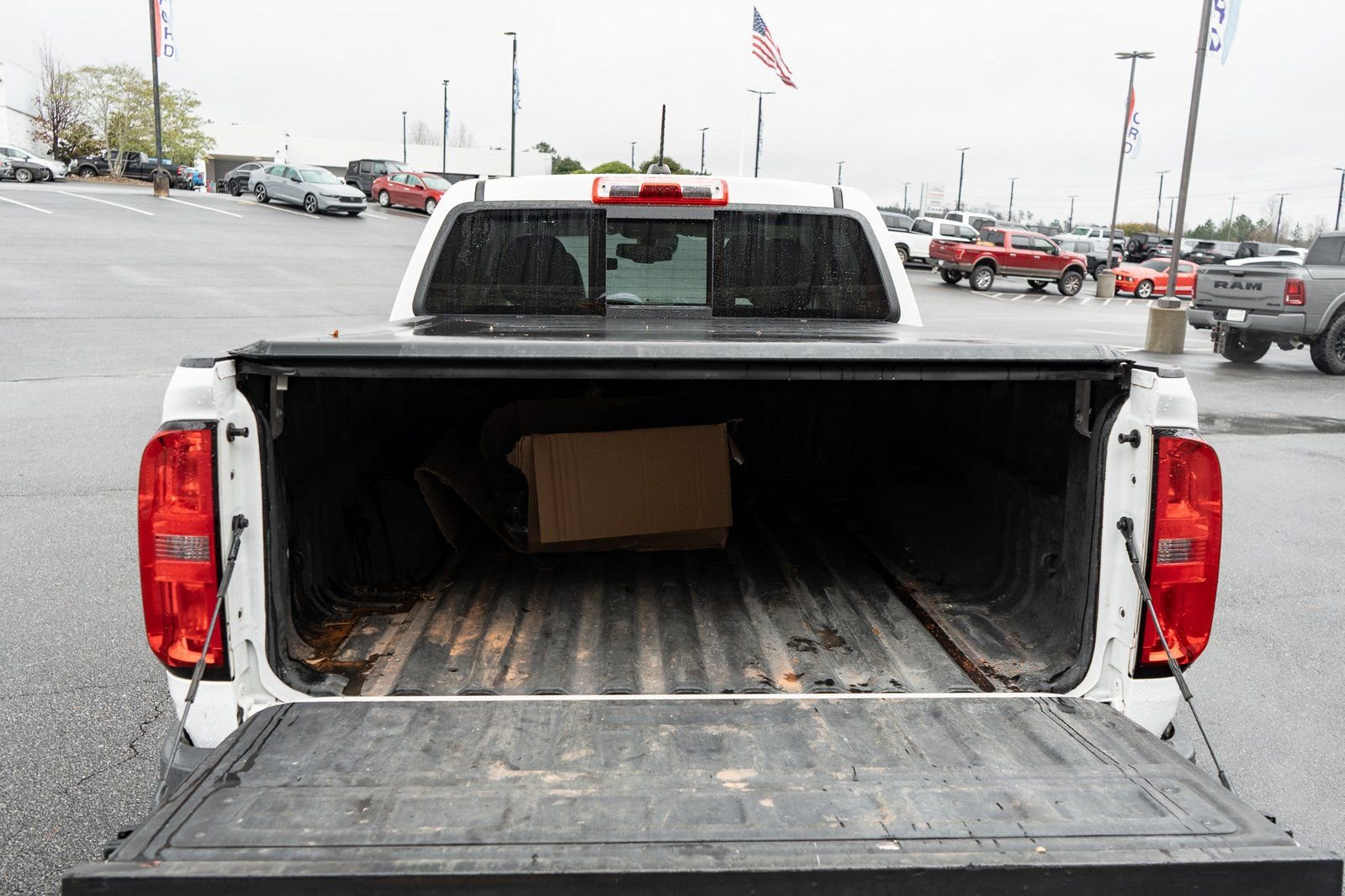 Used 2021 Chevrolet Colorado Z71 w/ Safety Package AWD/4WD image 9