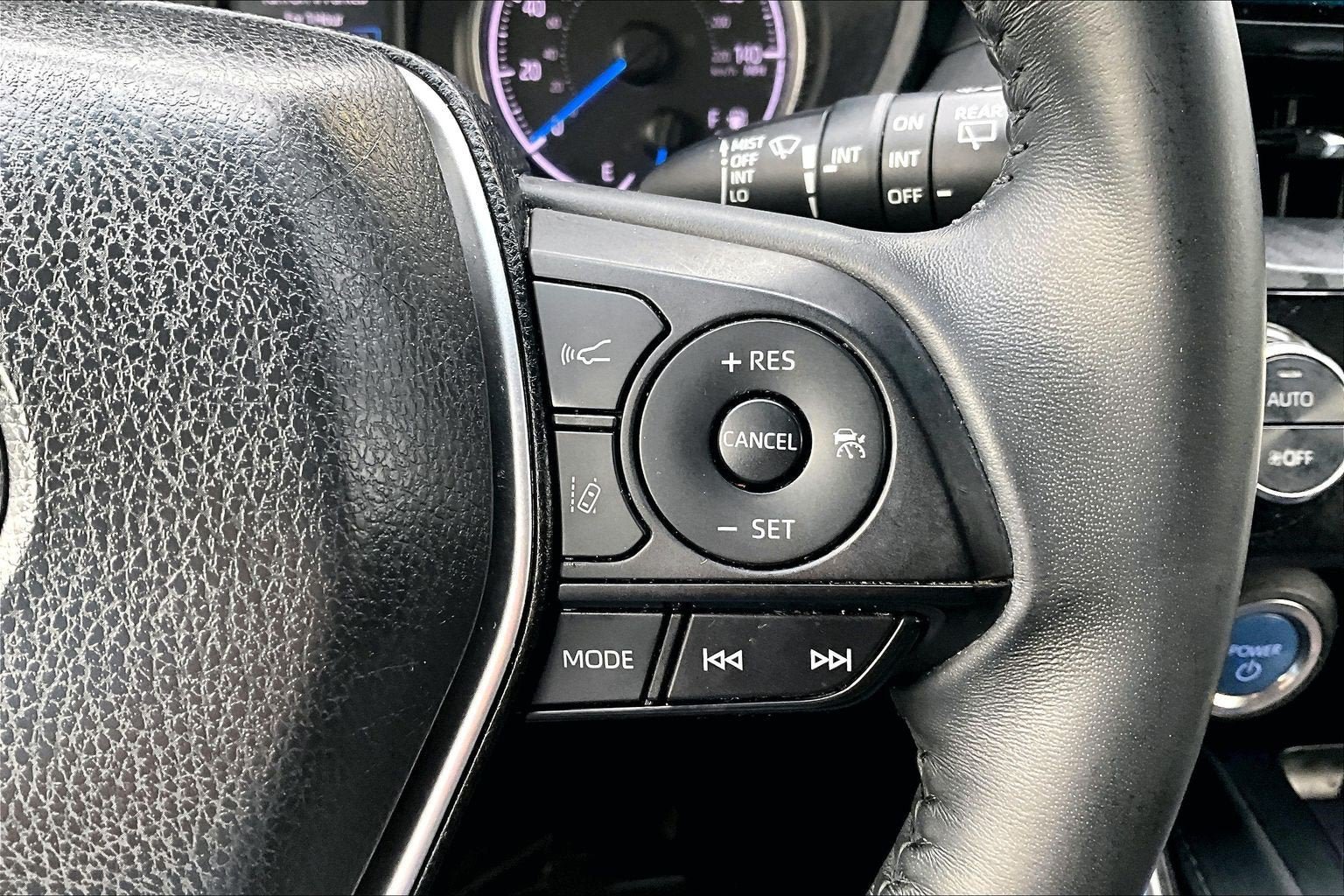 Used 2021 Toyota Venza LE AWD/4WD image 17
