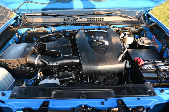 Used 2020 Toyota Tacoma TRD Sport w/ TRD Premium Sport Package image 15