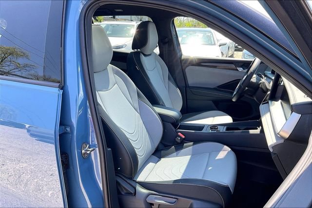 Used 2025 Volkswagen Tiguan SE R-Line AWD/4WD image 7