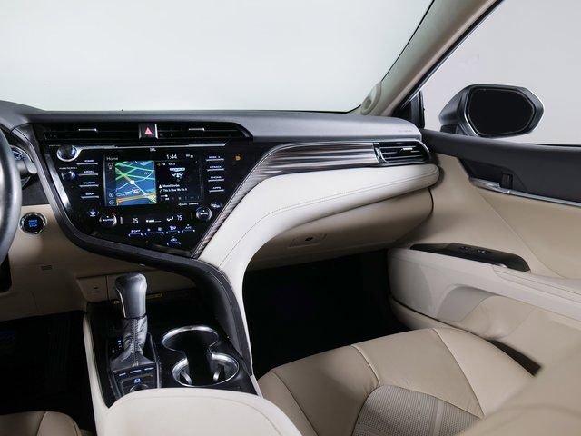 Used 2019 Toyota Camry XLE w/ Navigation Package image 21