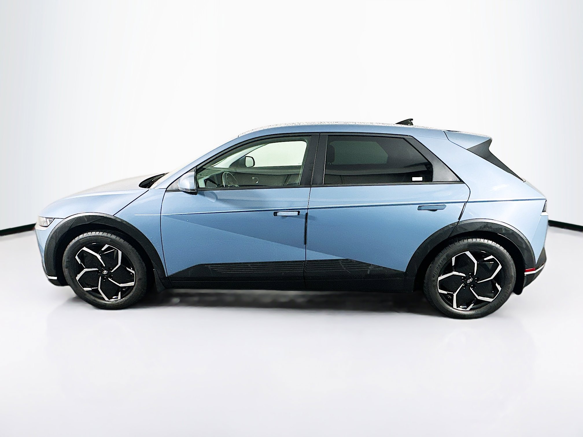 Used 2023 Hyundai Ioniq 5 SE image 4