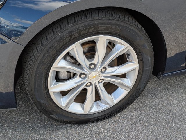 Used 2022 Chevrolet Malibu LT FWD image 11