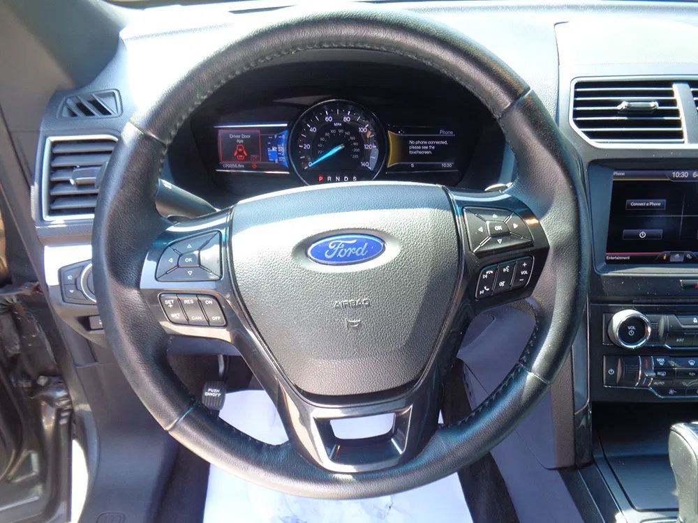 Used 2016 Ford Explorer XLT w/ Equipment Group 201A AWD/4WD image 19