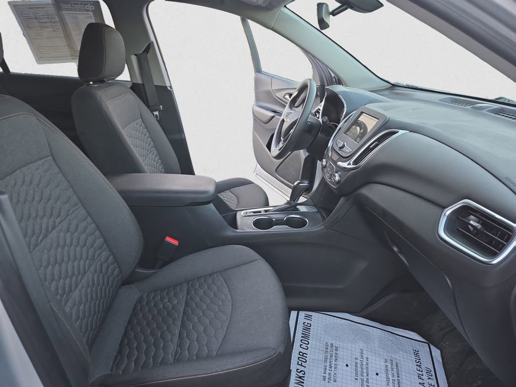 Used 2019 Chevrolet Equinox LT w/ LPO, Floor Liner Package image 16