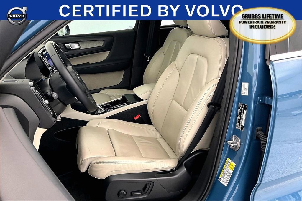 Used 2023 Volvo XC40 B5 Ultimate w/ Protection Package Premier image 34
