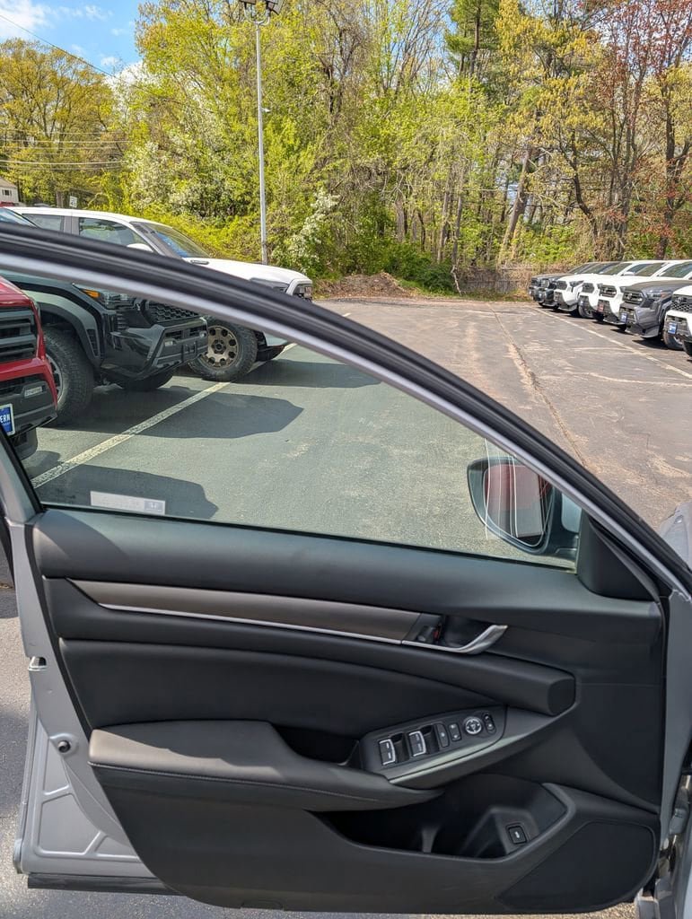Used 2019 Honda Accord LX image 12