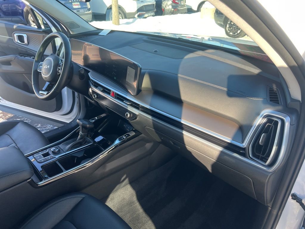 Certified 2024 Kia Sorento SX image 23