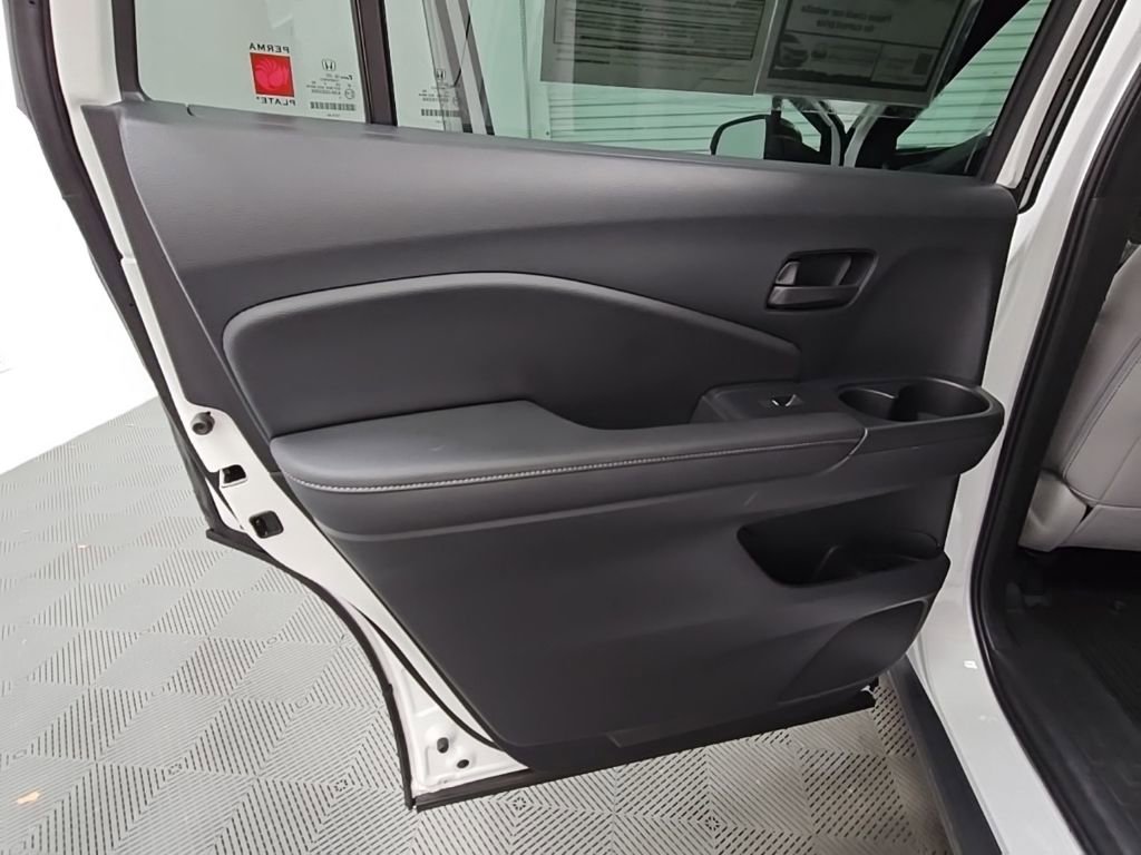 Used 2023 Honda Passport EX-L image 34