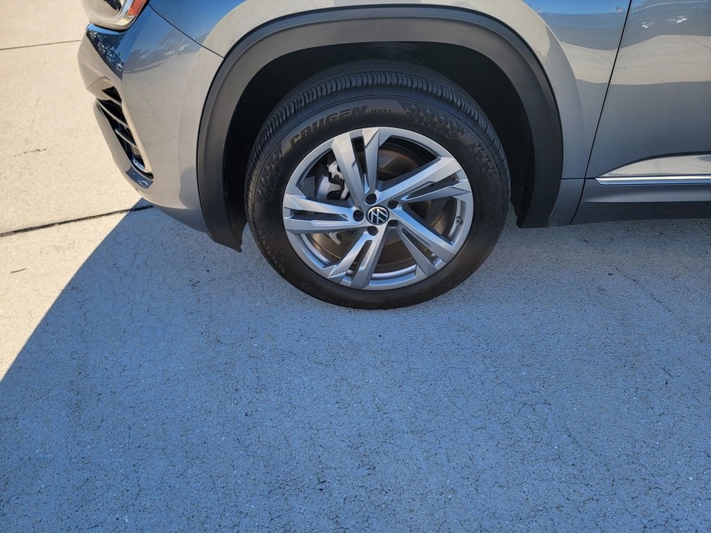 Used 2024 Volkswagen Atlas Cross Sport SEL R-Line image 10