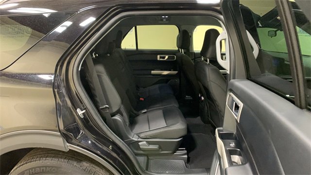 Used 2022 Ford Explorer XLT image 14