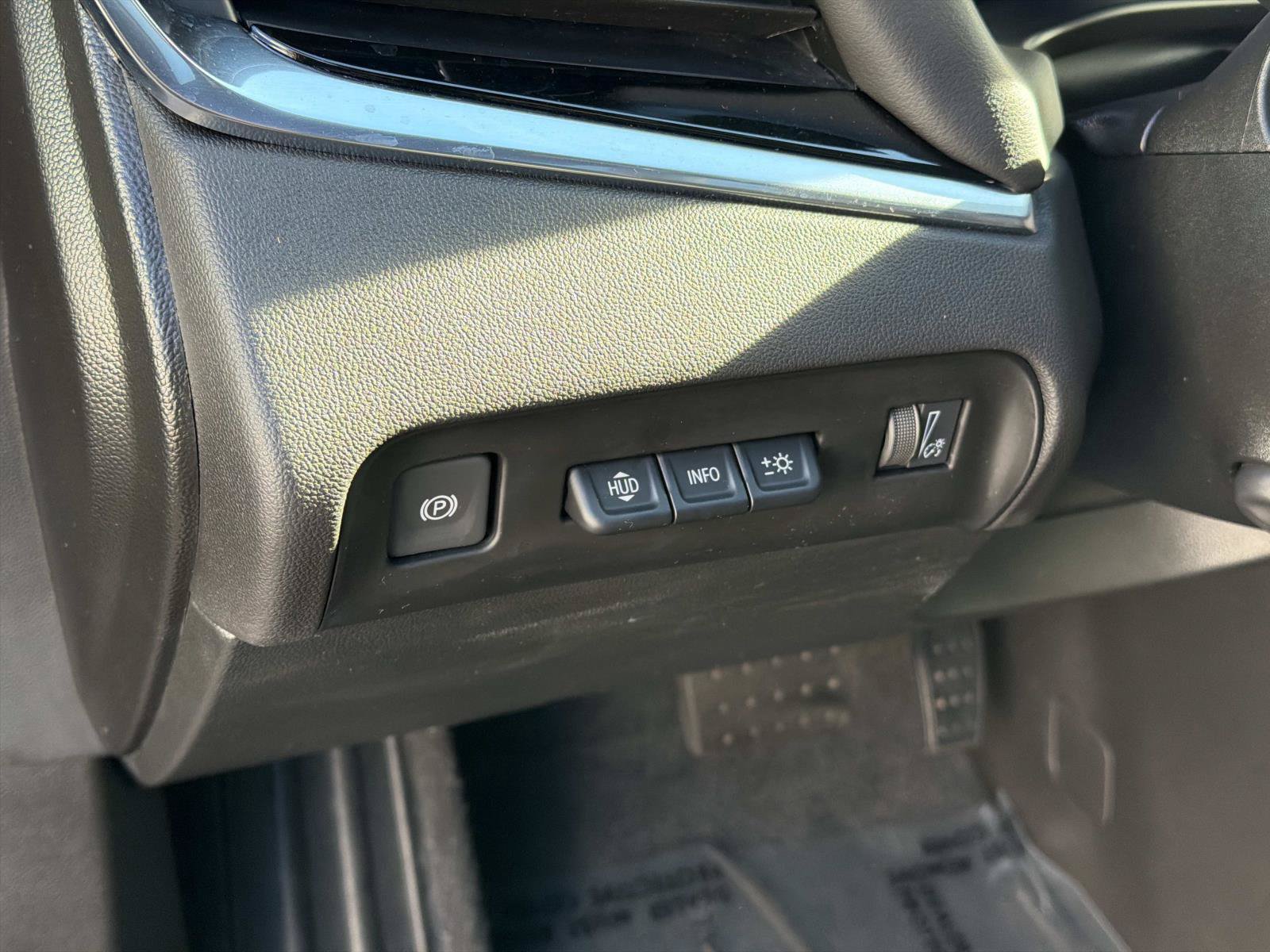 Used 2022 Buick Enclave Avenir w/ Avenir Technology Package AWD/4WD image 19