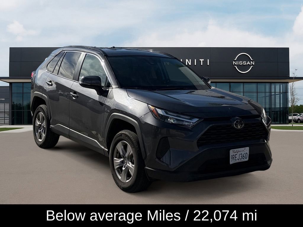 Used 2025 Toyota RAV4 XLE image 3