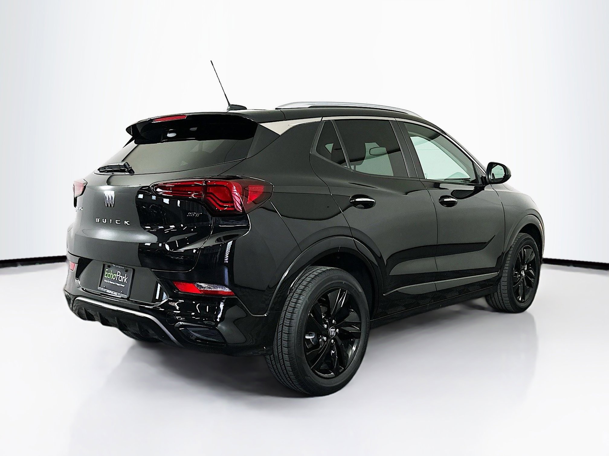 Used 2024 Buick Encore GX Sport Touring image 9