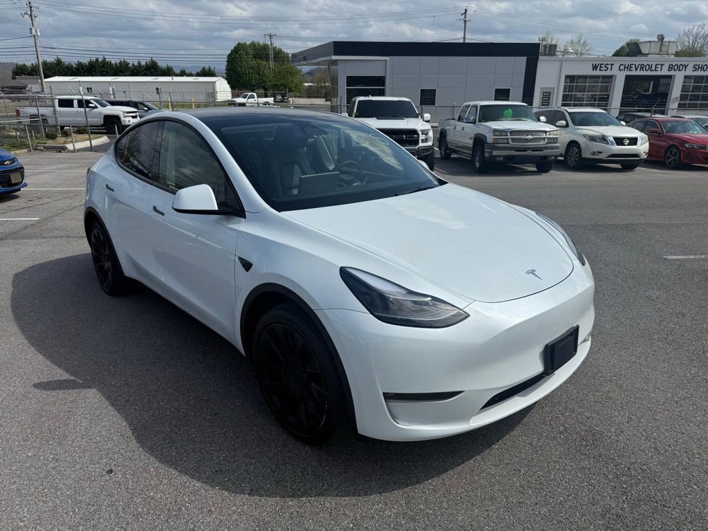 Used 2023 Tesla Model Y Long Range image 1