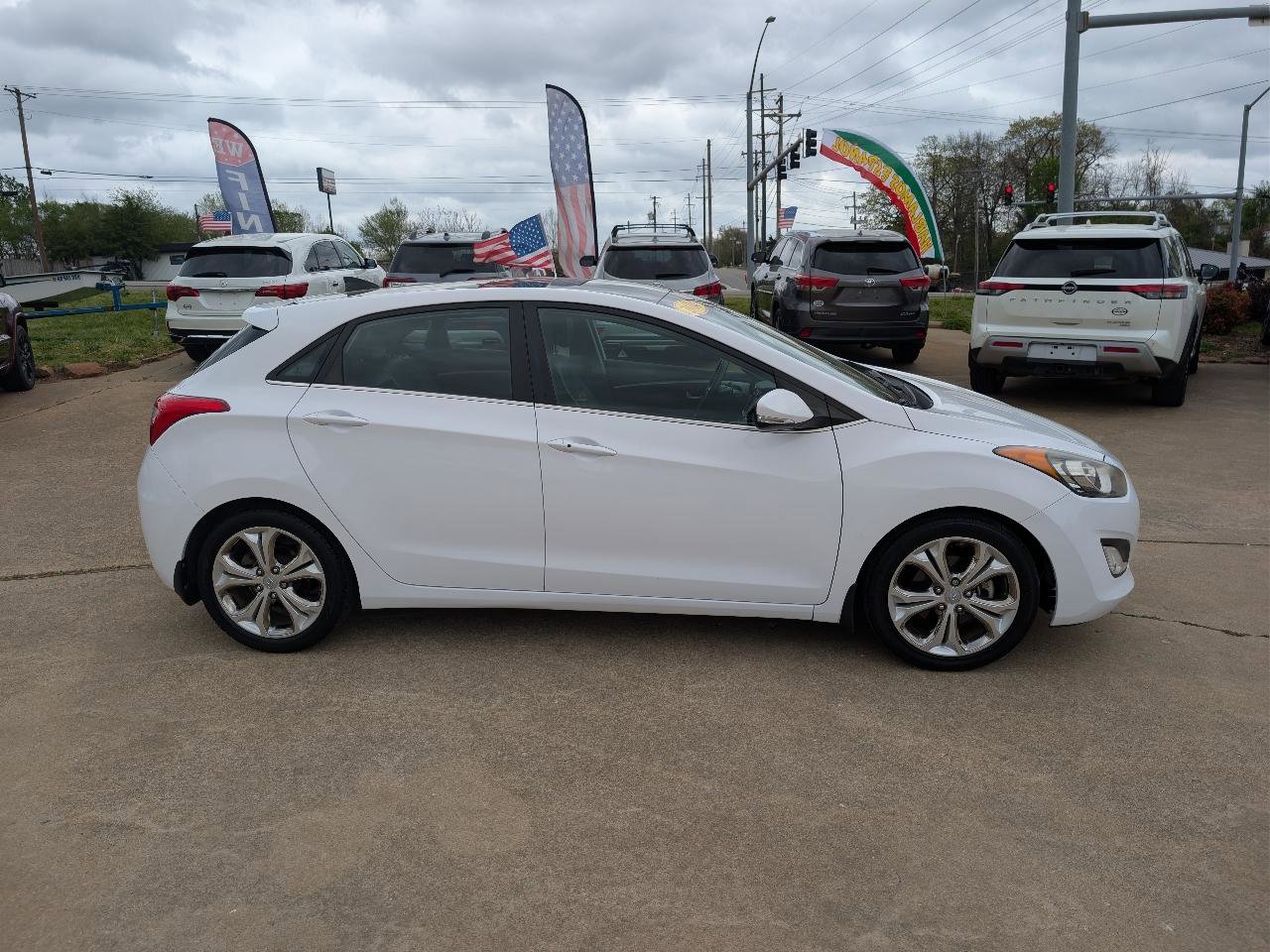 Used 2014 Hyundai Elantra GT w/ Option Group 03 image 4