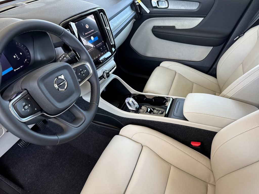 New 2026 Volvo XC40 B5 Plus w/ Protection Package Premier image 9