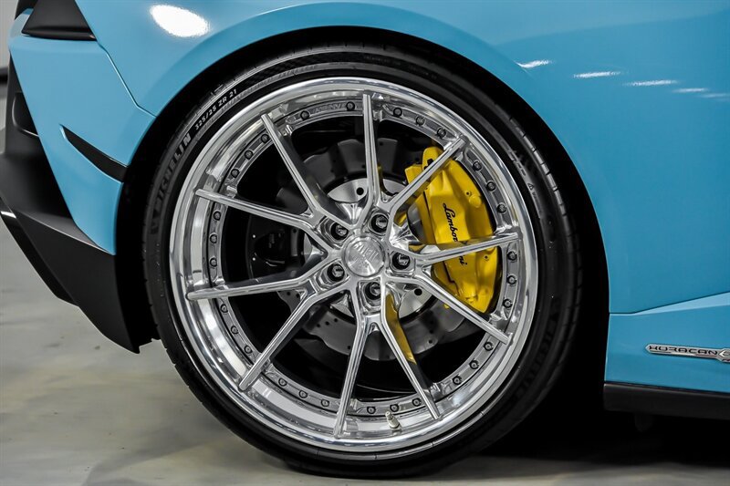 Used 2021 Lamborghini Huracan EVO RWD image 14