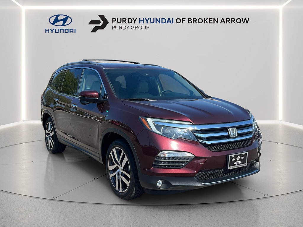Used 2017 Honda Pilot Touring image 1