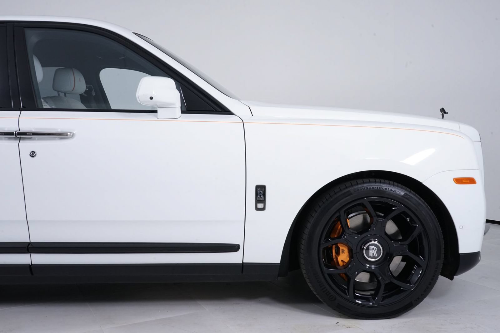Used 2022 Rolls-Royce Cullinan Black Badge w/ Dark Exterior Package AWD/4WD image 14