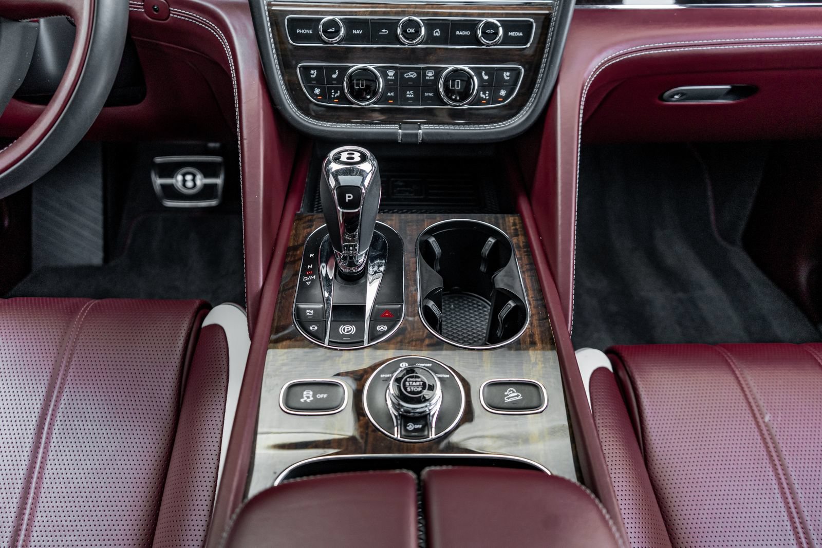 Certified 2024 Bentley Bentayga AWD/4WD image 33