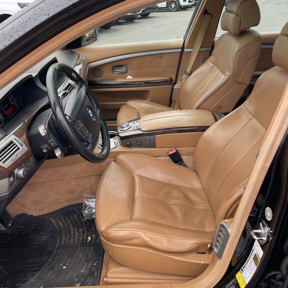 Used 2007 BMW 750i RWD image 17