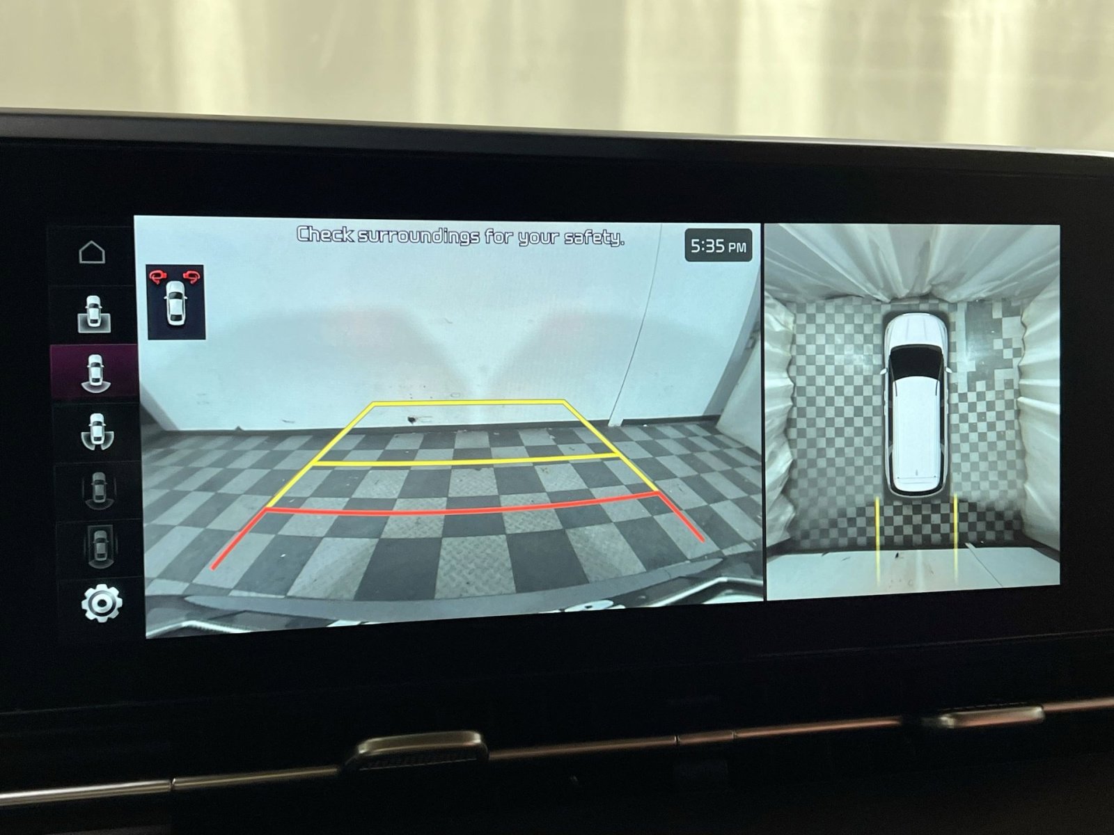 Used 2023 Kia Carnival SX image 29