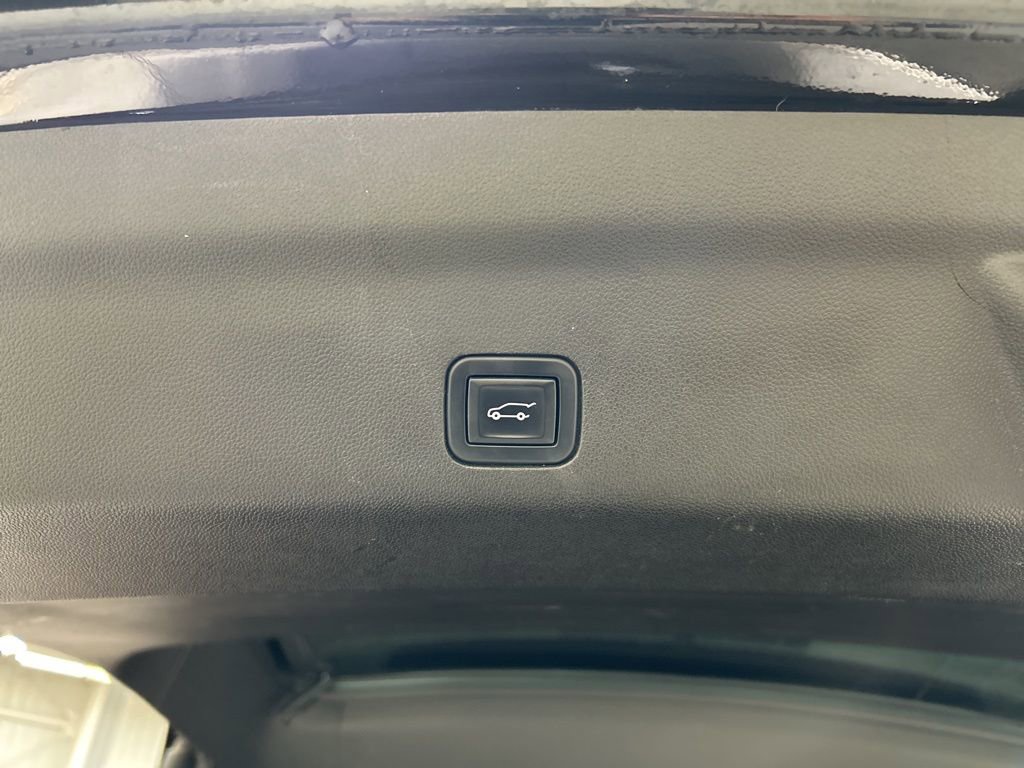 Used 2021 Cadillac Escalade Sport Platinum w/ LPO, ONYX Package image 37