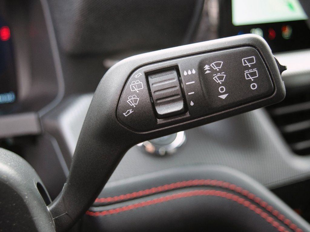 Used 2025 Ford Explorer ST-Line w/ ST-Line Street Pack image 15