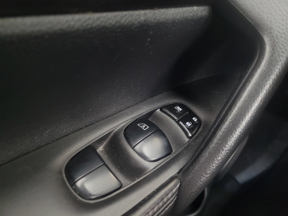 Used 2019 Nissan Rogue Sport S FWD image 27