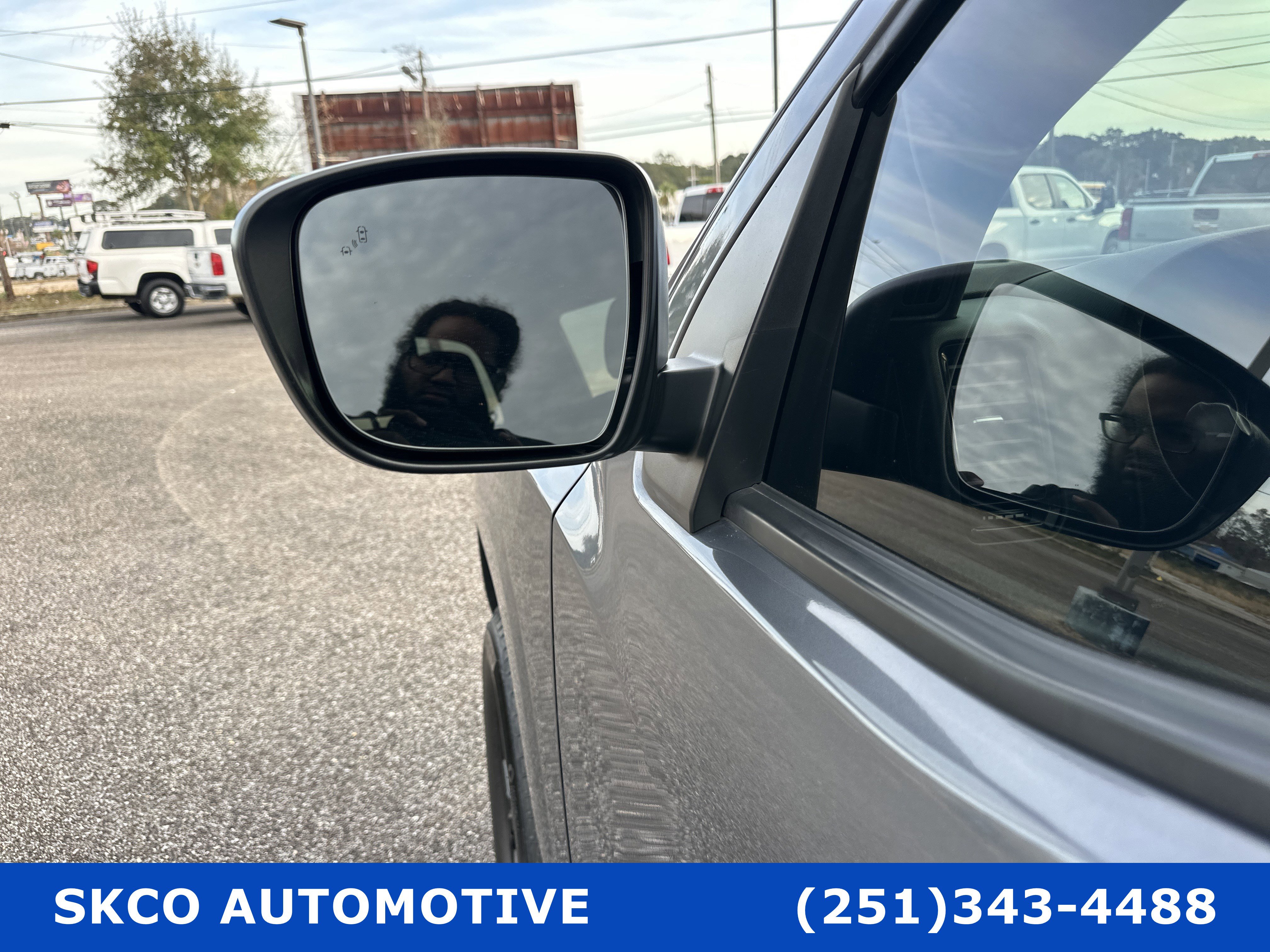 Used 2023 Nissan Frontier SV w/ Midnight Edition Package image 10