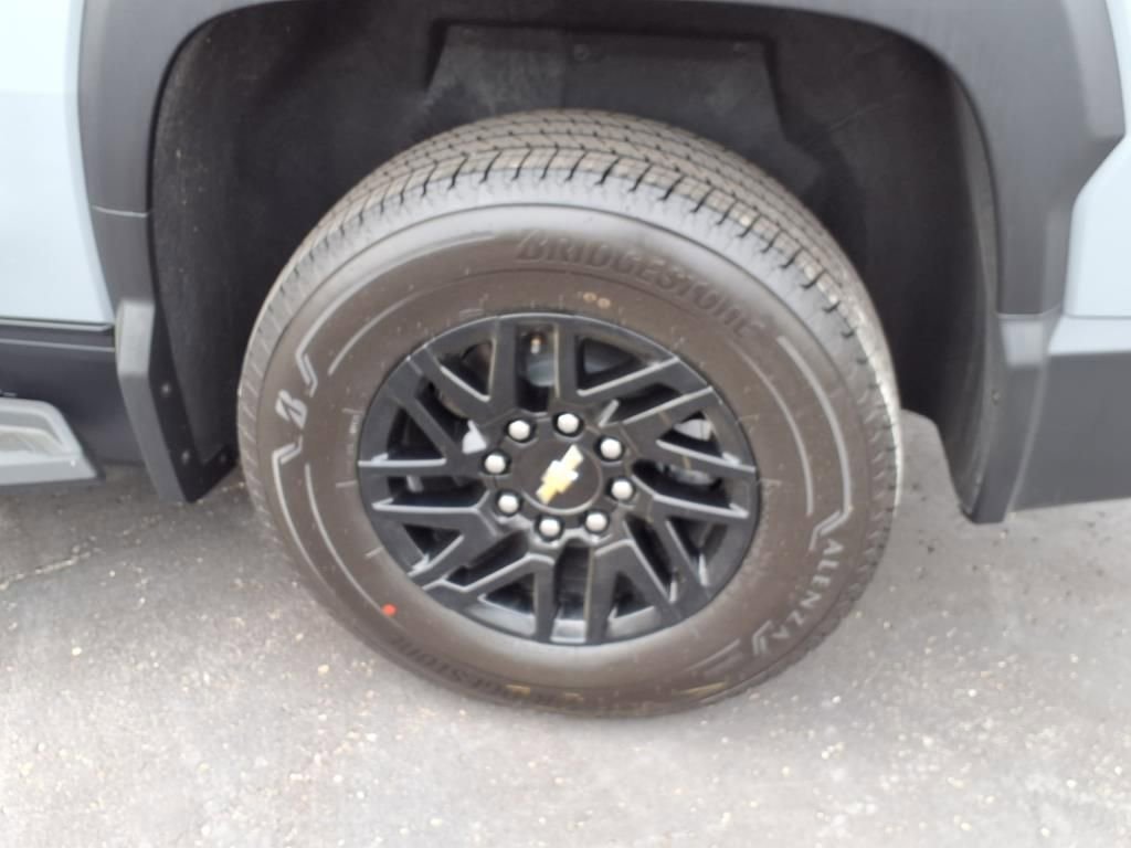 New 2025 Chevrolet Silverado EV LT image 14