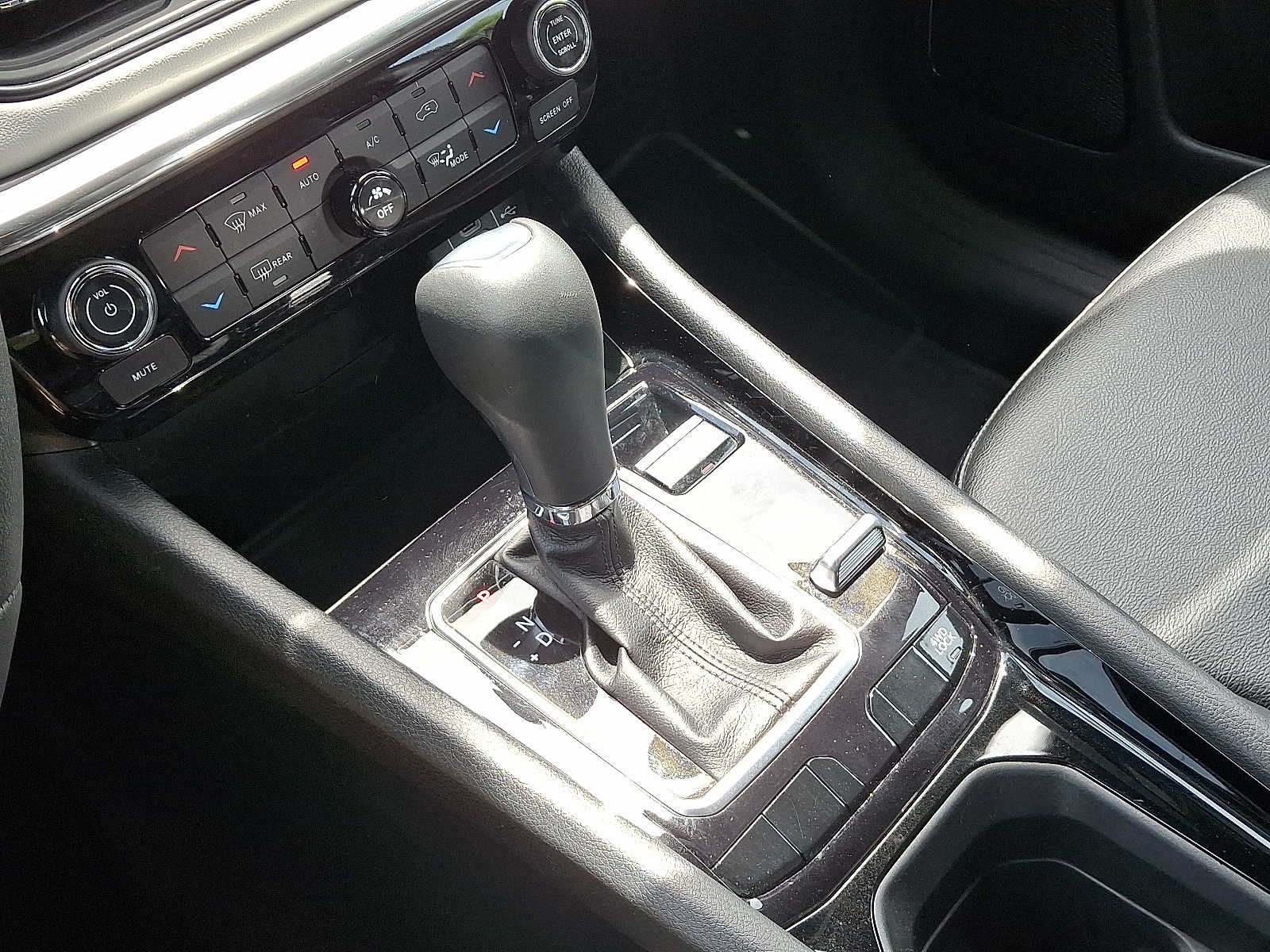 Used 2024 Jeep Compass Limited AWD/4WD image 14