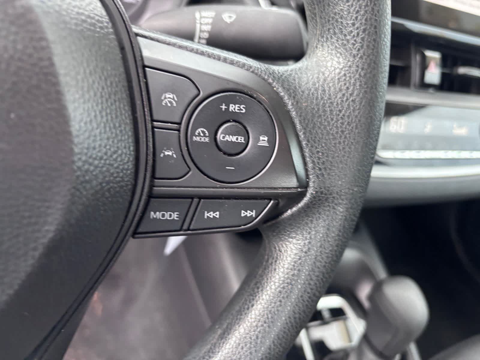 Used 2025 Toyota Corolla LE FWD image 20
