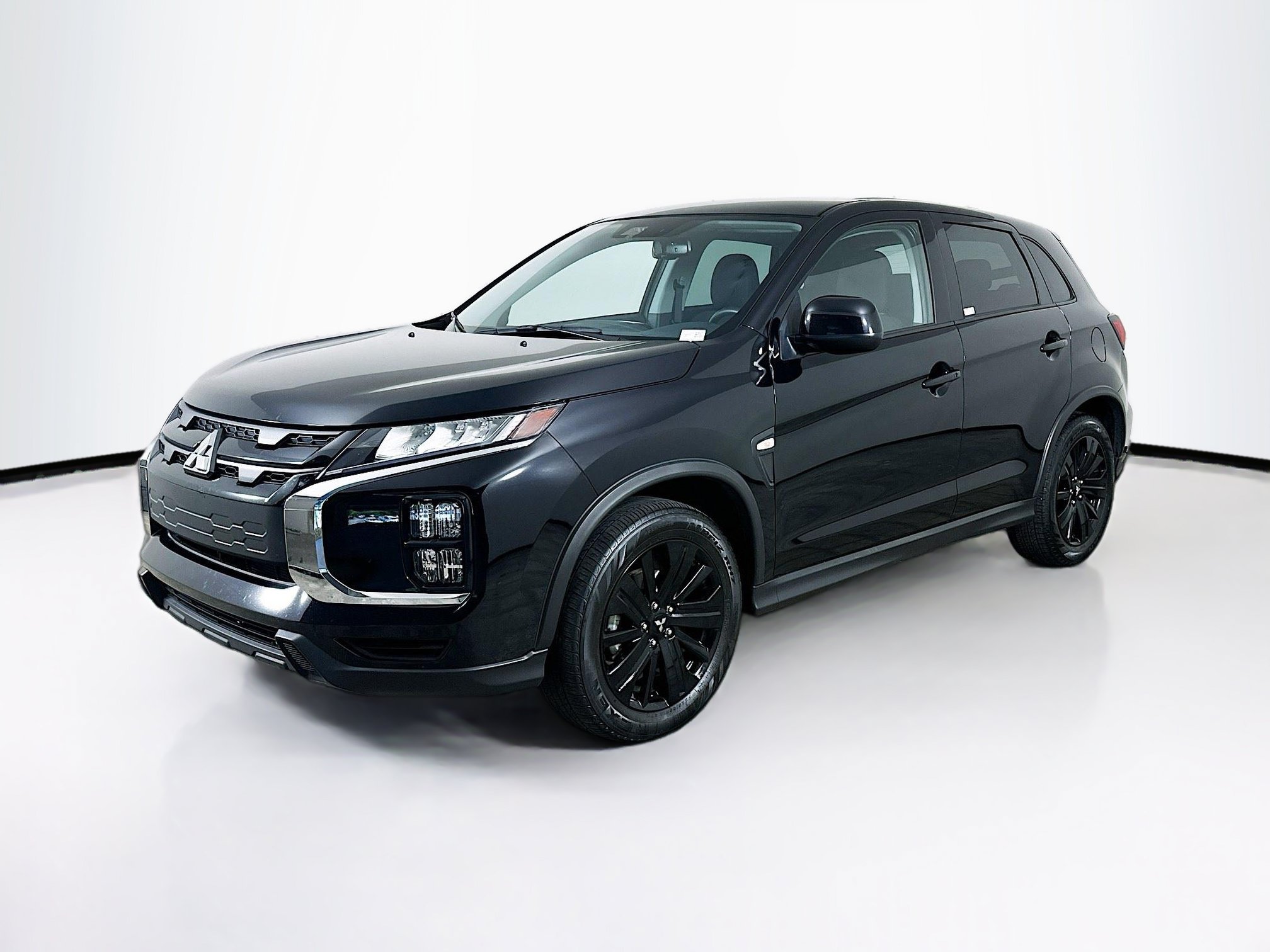 Used 2025 Mitsubishi Outlander Sport LE AWD/4WD image 3