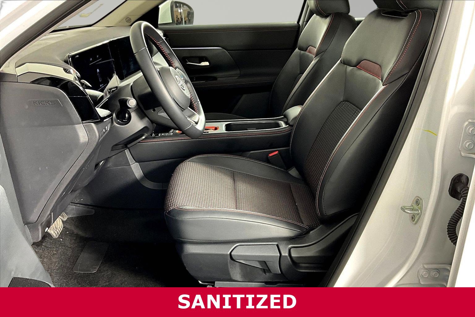 Used 2025 Nissan Kicks SR image 19