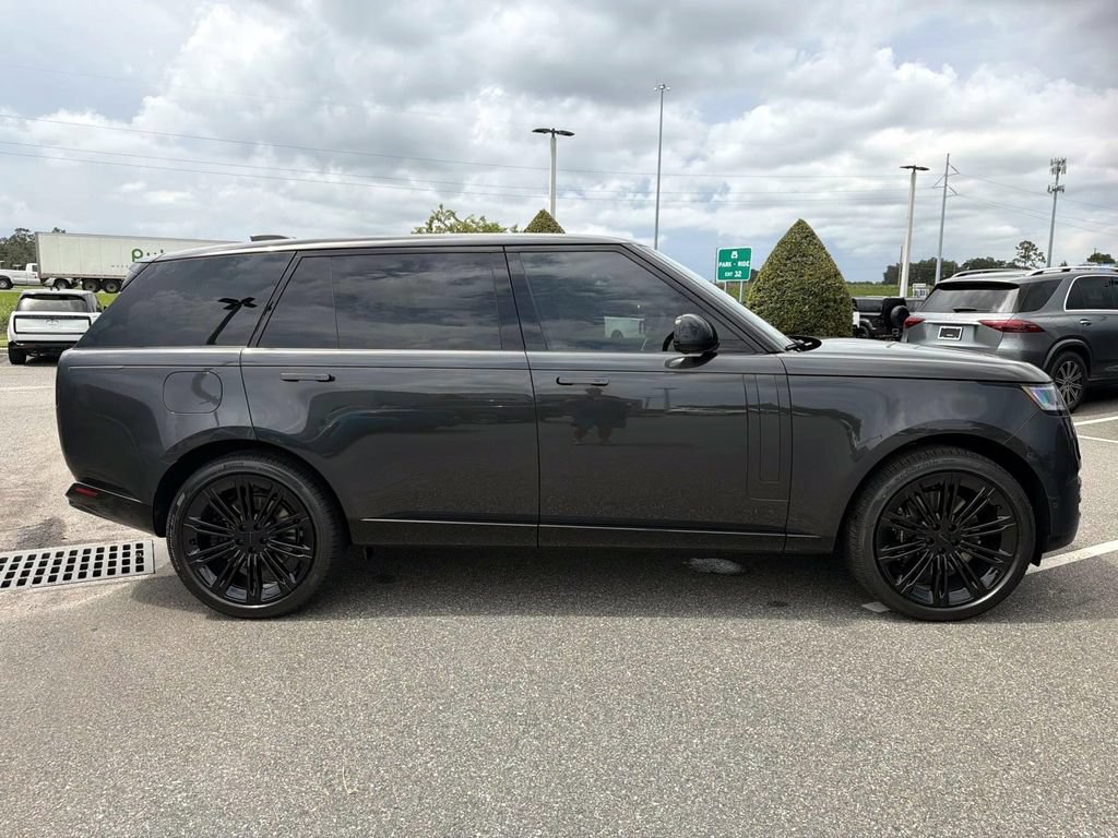 New 2026 Land Rover Range Rover Long Wheelbase SE AWD/4WD image 6