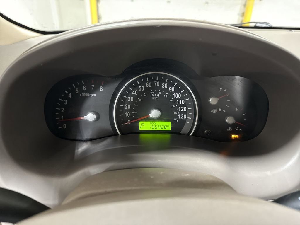 Used 2010 Kia Sedona LX image 12