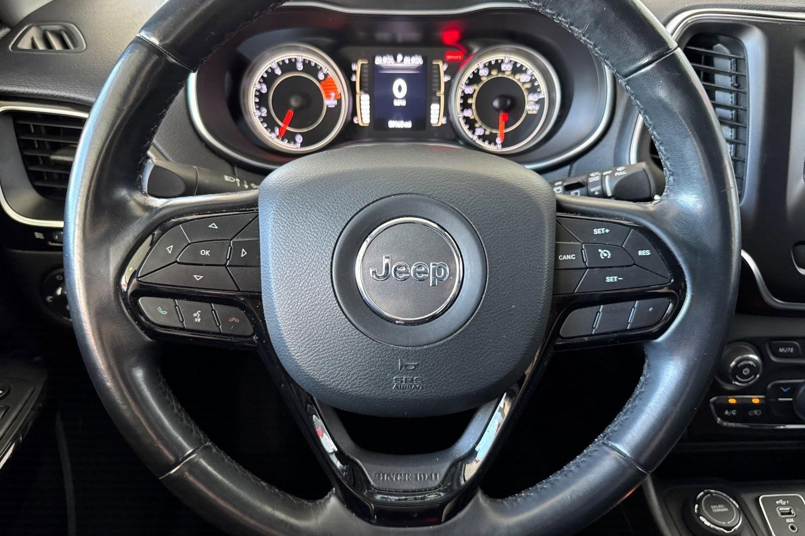 Used 2020 Jeep Cherokee Latitude Plus image 15